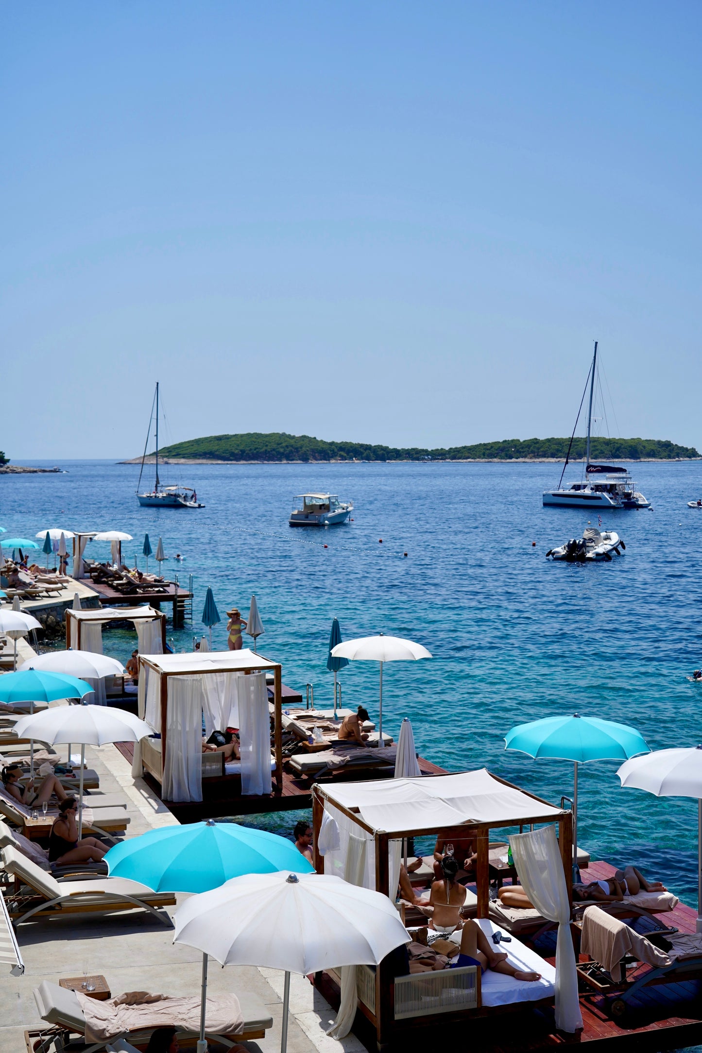 BEACH CLUB HVAR